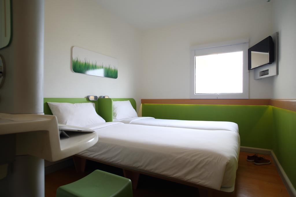 Cordia Hotel Surabaya Airport - Hotel Dalam Bandara - Formerly Ibis Budget Surabaya Airport Sidoarjo Exterior foto