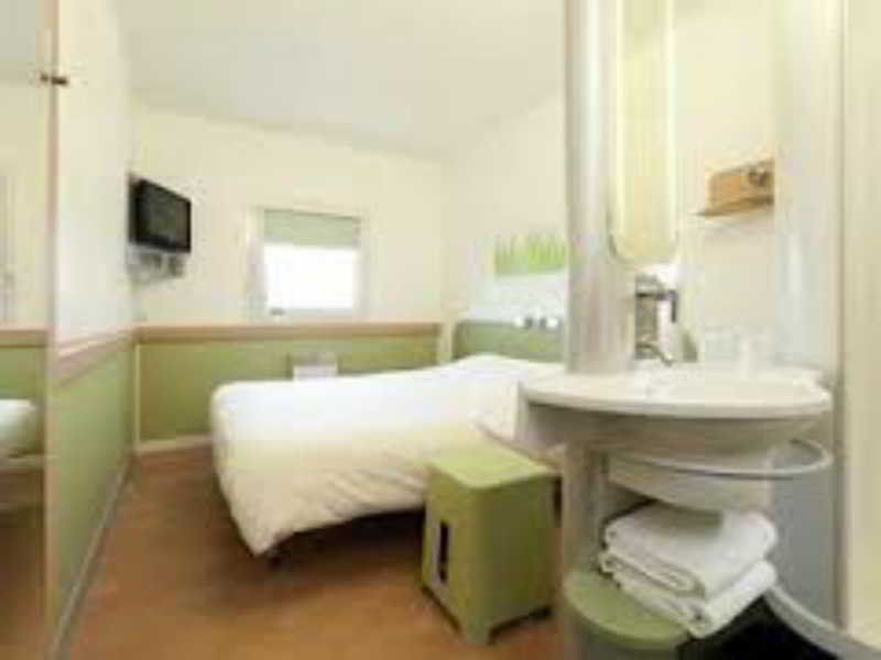 Cordia Hotel Surabaya Airport - Hotel Dalam Bandara - Formerly Ibis Budget Surabaya Airport Sidoarjo Exterior foto